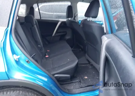 2017 Toyota Rav4 Le z USA, uszkodzony, nr VIN 2T3BFREV8HW671939